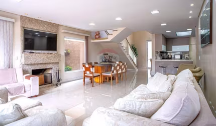 Casa de Condomínio para venda em Condomínio Altos Da Floresta de 319.43m² com 3 Quartos, 3 Suites e 4 Garagens