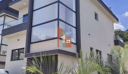 Casa para venda em Itapetinga de 173.00m² com 3 Quartos, 3 Suites e 2 Garagens