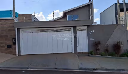 Casa para venda em Residencial Ravena de 180.00m² com 3 Quartos, 1 Suite e 2 Garagens