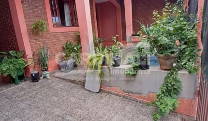 Casa para venda em Vila Prado de 200.00m² com 3 Quartos, 1 Suite e 2 Garagens