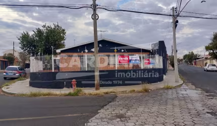 Casa para venda em Vila Xavier (vila Xavier) de 181.00m² com 3 Quartos, 1 Suite e 2 Garagens