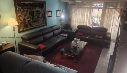 Sobrado para venda em Jardim Vila Galvão de 155.00m² com 3 Quartos, 1 Suite e 3 Garagens