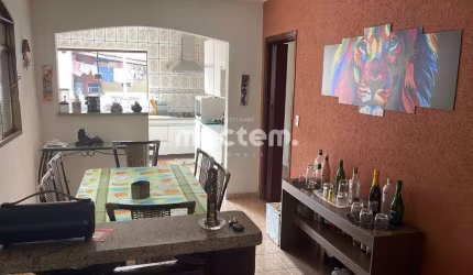 Casa para venda em Independência de 277.00m² com 6 Quartos, 3 Suites e 4 Garagens