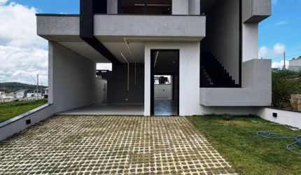 Casa para venda em Vila Oliveira de 182.00m² com 3 Quartos, 3 Suites e 4 Garagens
