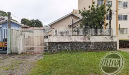 Casa para venda em Água Verde de 108.00m² com 4 Quartos e 2 Garagens