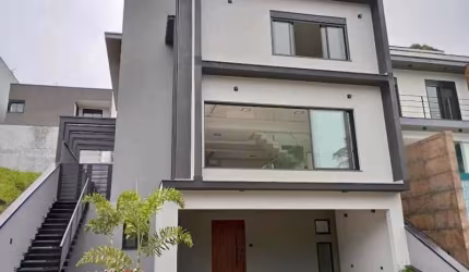 Casa para venda em Jardim São Pedro de 240.00m² com 3 Quartos, 3 Suites e 4 Garagens