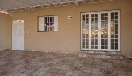 Casa para venda e aluguel em Jardim Santa Rosália de 220.00m² com 3 Quartos, 2 Suites e 3 Garagens