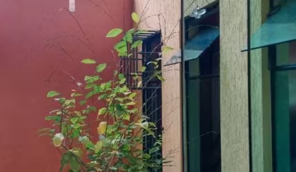 Sobrado para venda em Centro de 216.00m² com 3 Quartos, 1 Suite e 4 Garagens