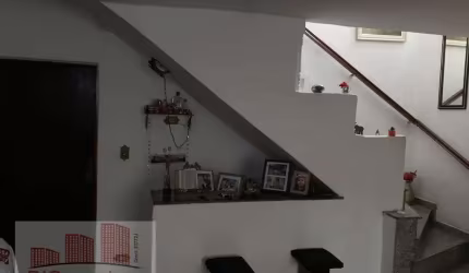 Sobrado para venda em Centro de 168.00m² com 3 Quartos e 2 Garagens
