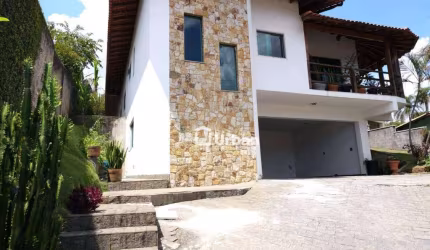 Casa para venda em Vila Santa Terezinha de 236.00m² com 3 Quartos, 1 Suite e 10 Garagens