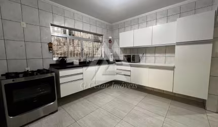 Sobrado para venda em Vila Curuçá de 221.00m² com 4 Quartos, 1 Suite e 7 Garagens