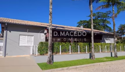 Casa para alugar em Condominio Lagoinha de 371.00m² com 4 Quartos, 3 Suites e 4 Garagens