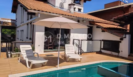 Casa para alugar em Condomínio Lagoinha de 331.00m² com 5 Quartos, 3 Suites e 4 Garagens