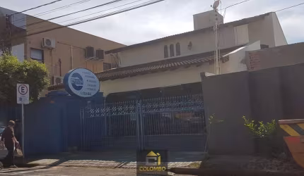 Casa para alugar em Vila Redentora de 380.00m² com 6 Quartos, 3 Suites e 1 Garagem