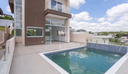 Casa de Condomínio para venda em Granja Viana de 266.00m² com 3 Quartos, 3 Suites e 4 Garagens