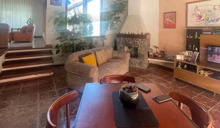 Casa para venda em Vila Oliveira de 306.00m² com 3 Quartos, 2 Suites e 5 Garagens
