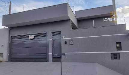 Casa para venda em Jardim Ypê de 160.00m² com 3 Quartos, 1 Suite e 2 Garagens