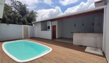 Casa para venda em Jardim Ypê de 170.00m² com 3 Quartos, 1 Suite e 2 Garagens