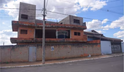 Casa para venda em Jardim Campos Verdes de 340.00m² com 4 Quartos, 2 Suites e 2 Garagens