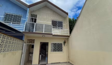 Sobrado para venda em Matinhos de 86.00m² com 3 Quartos, 1 Suite e 2 Garagens