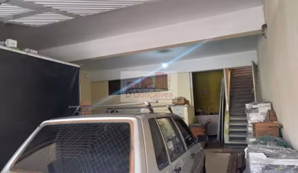 Sobrado para venda em Centro de 240.00m² com 4 Quartos, 1 Suite e 4 Garagens
