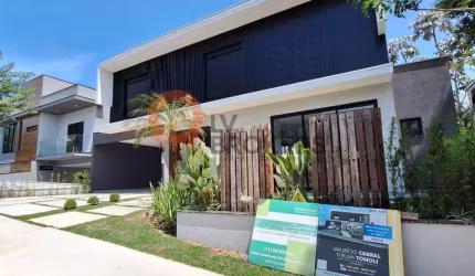 Casa para venda em Mogi Moderno de 250.00m² com 3 Quartos, 3 Suites e 4 Garagens