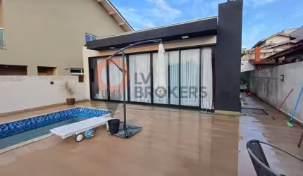 Casa para venda em Condominio Arua de 300.00m² com 3 Quartos, 3 Suites e 6 Garagens