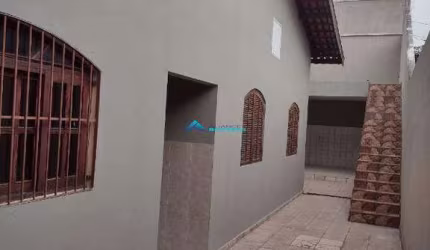 Casa para alugar em CIDADE NOVA de 243.00m² com 3 Quartos, 1 Suite e 4 Garagens