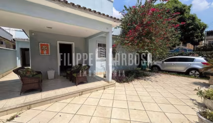 Casa para venda em Vila da Penha de 125.00m² com 3 Quartos, 1 Suite e 4 Garagens