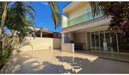 Casa de Condomínio para venda em Jardim Golden Park Residence de 202.66m² com 3 Quartos, 1 Suite e 4 Garagens