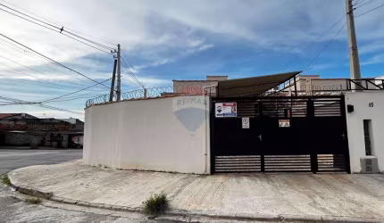 Casa para venda em Jardim Guaíba de 45.00m² com 2 Quartos e 1 Garagem