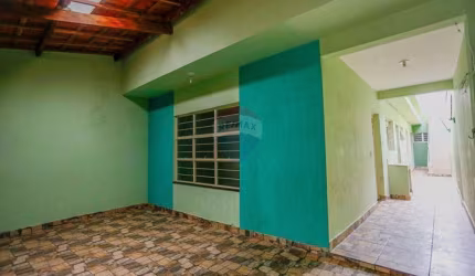 Casa para venda em Jardim São Guilherme de 85.00m² com 2 Quartos, 1 Suite e 2 Garagens
