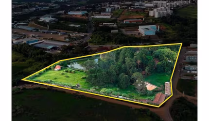 Lote / Terreno para venda em Jardim São Lourenço de 42023.00m²