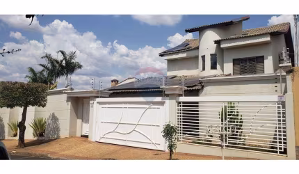 Casa para venda em Parque Iracema de 403.12m² com 4 Quartos, 2 Suites e 3 Garagens