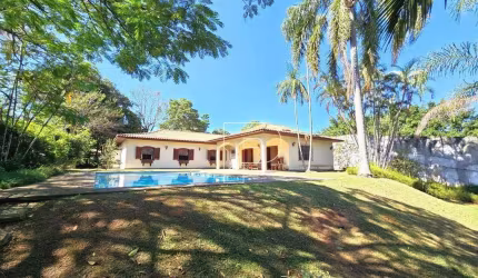 Casa de Condomínio para venda em Granja Viana de 844.00m² com 4 Quartos, 2 Suites e 10 Garagens