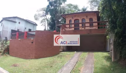 Casa de Condomínio para venda em Vila Verde de 180.00m² com 3 Quartos, 1 Suite e 4 Garagens