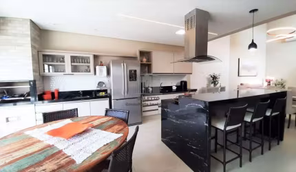 Casa para venda em Roncáglia de 300.00m² com 3 Quartos, 3 Suites e 4 Garagens