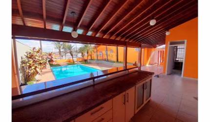 Casa para alugar em Jardim Santa Cruz de 312.00m² com 3 Quartos e 4 Garagens