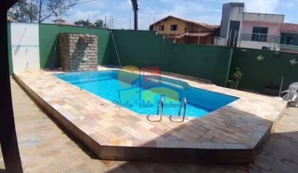 Sobrado para venda em Itanhaém de 205.00m² com 3 Quartos, 1 Suite e 3 Garagens