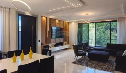 Casa de Condomínio para alugar em Parque Residencial Itapeti de 293.00m² com 3 Quartos, 3 Suites e 5 Garagens
