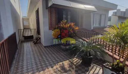 Sobrado para venda em Independência de 162.00m² com 2 Quartos e 2 Garagens
