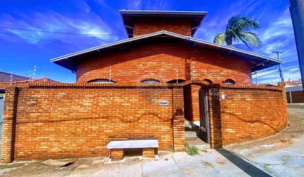 Casa para venda em Jardim Paraíso de 120.00m² com 4 Quartos, 2 Suites e 3 Garagens