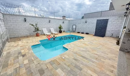 Casa para venda em Jardim Alice de 123.00m² com 1 Quarto e 2 Garagens