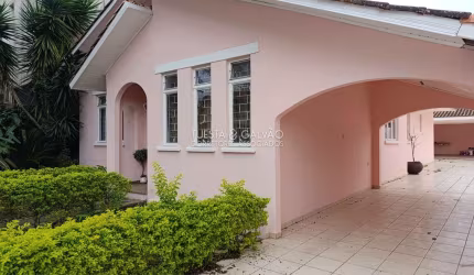 Casa para alugar em Mercês de 120.00m² com 2 Quartos, 2 Suites e 4 Garagens