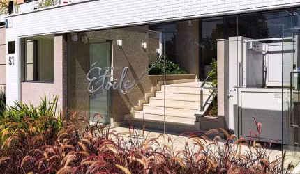 Apartamento para venda em Ahú de 111.00m² com 3 Quartos, 1 Suite e 2 Garagens