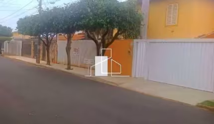 Casa para venda em Parque Residencial Comendador Mancor Daud de 250.00m² com 3 Quartos, 1 Suite e 2 Garagens