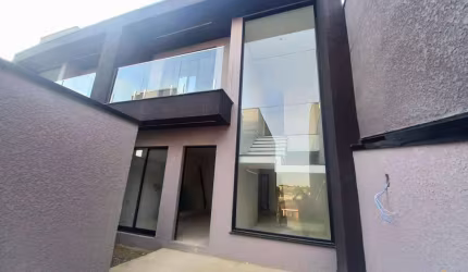 Sobrado para venda em Xaxim de 122.00m² com 3 Quartos, 1 Suite e 3 Garagens