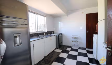 Sobrado para venda em Lindóia de 112.00m² com 3 Quartos e 4 Garagens
