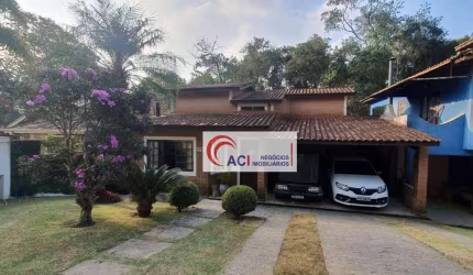 Casa de Condomínio para venda em Vila Verde de 223.00m² com 3 Quartos, 1 Suite e 2 Garagens
