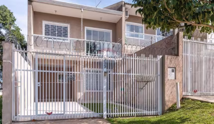 Casa para alugar em Porto Das Laranjeiras de 117.00m² com 3 Quartos, 1 Suite e 2 Garagens